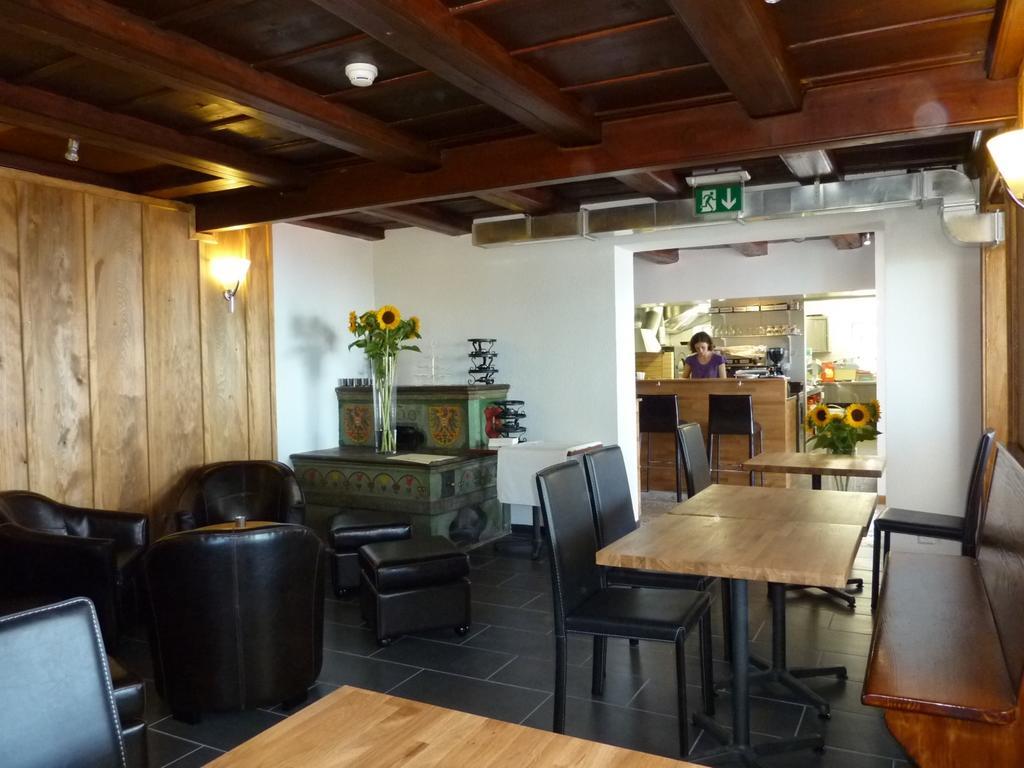 肖蒙佩蒂特酒店 Chaumont-de-Pury 外观 照片