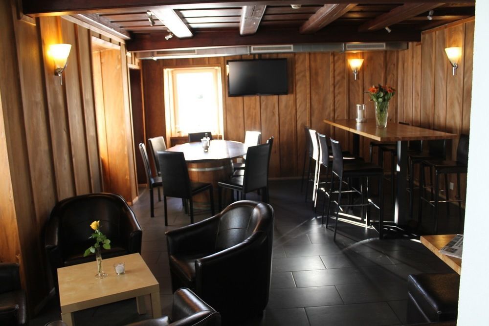 肖蒙佩蒂特酒店 Chaumont-de-Pury 外观 照片
